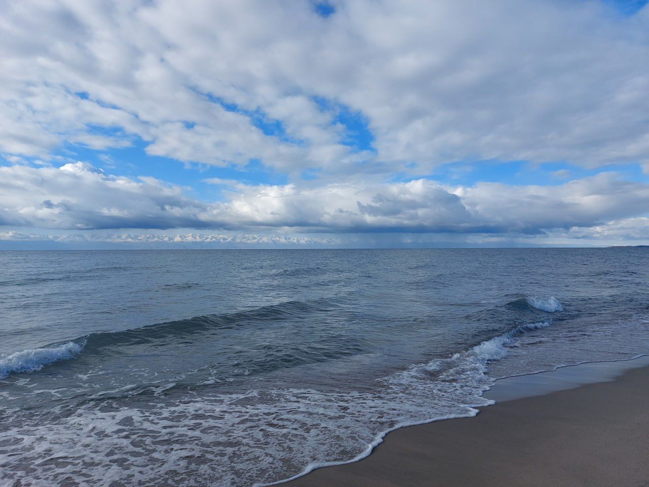 Issyk-Kul lake.jpg